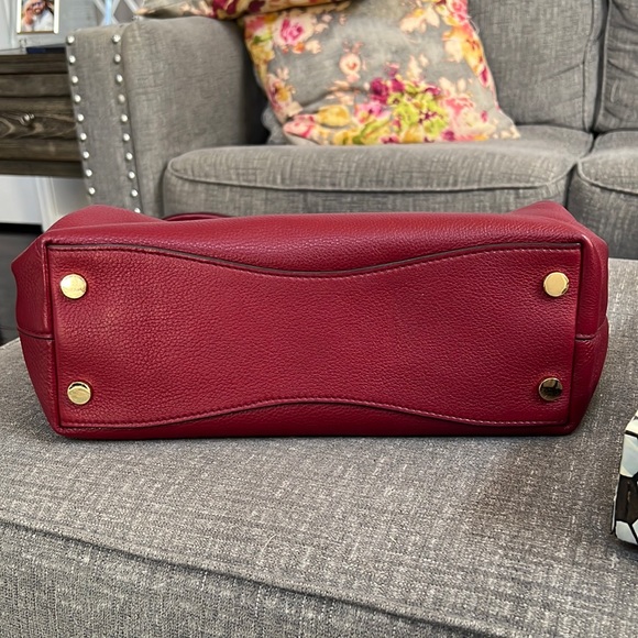 Michael Kors Raven Large leather shoulder bag in maroon color - Picture 12 of 16